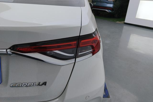 Toyota Corolla id 3783669 из Китая 14