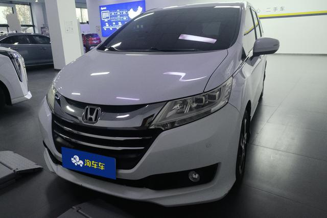 Honda Odyssey 2015 года выпуска