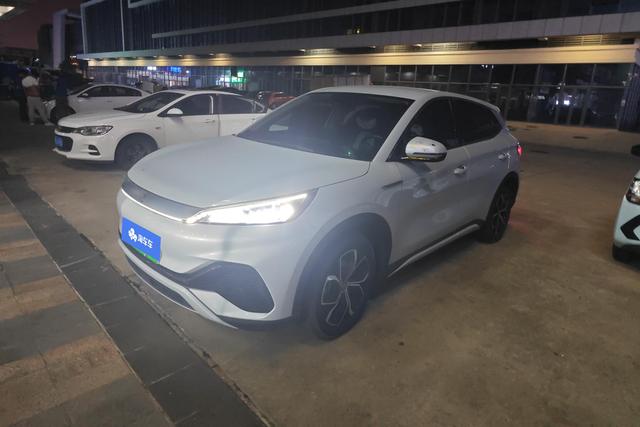 BYD Yuan 2022 года выпуска