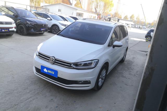 Volkswagen Touran 2016 года выпуска