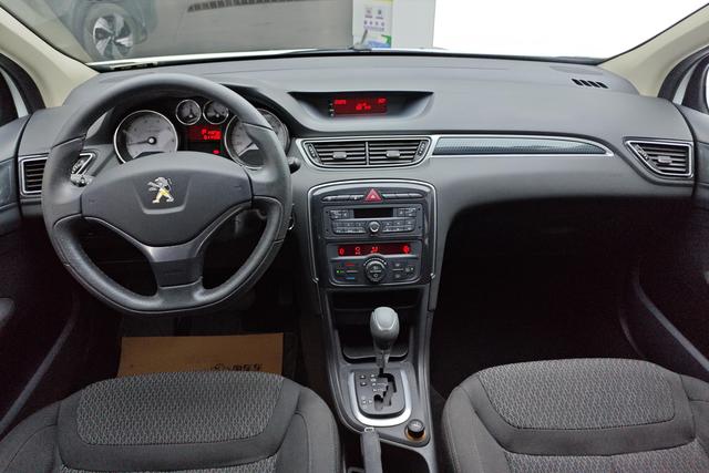 Peugeot 308 2014 — фото 14