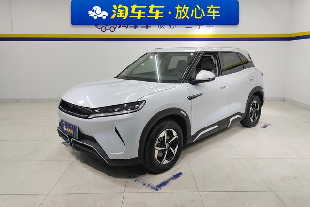 BYD Yuan 2024 года выпуска