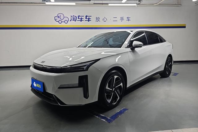 Geely Galaxy L6 2024 года выпуска