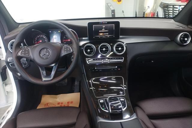 Mercedes Benz GLC 2018 — фото 13