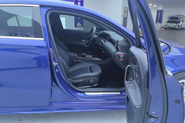 Mercedes Benz A-Class 2022 — фото 12