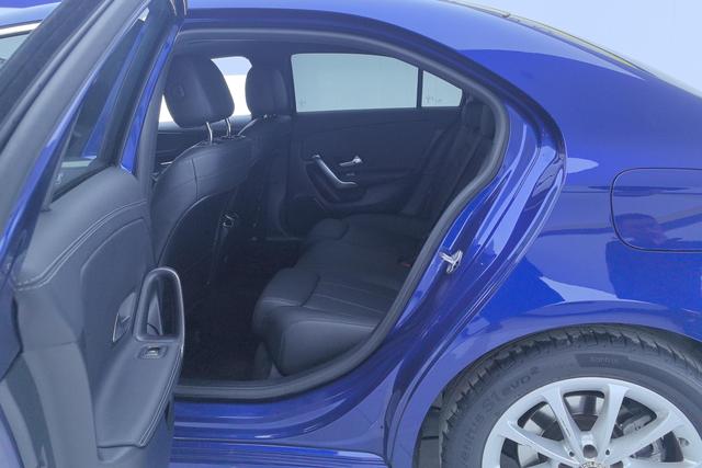 Mercedes Benz A-Class 2022 — фото 16