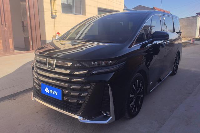 Toyota Vellfire 2023 года выпуска