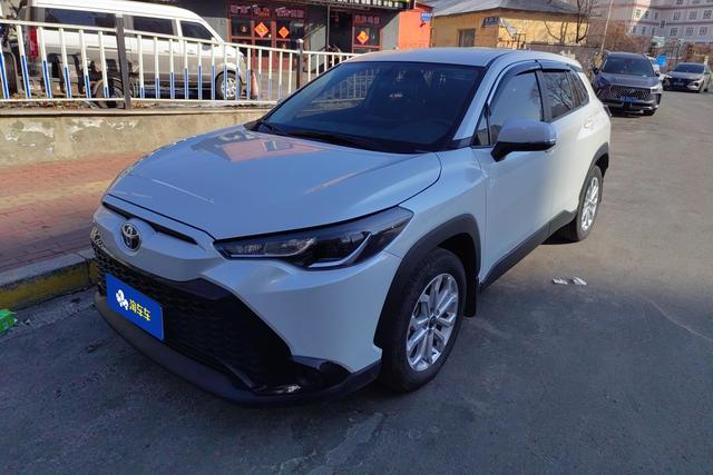 Toyota Corolla Cross 2023 года выпуска