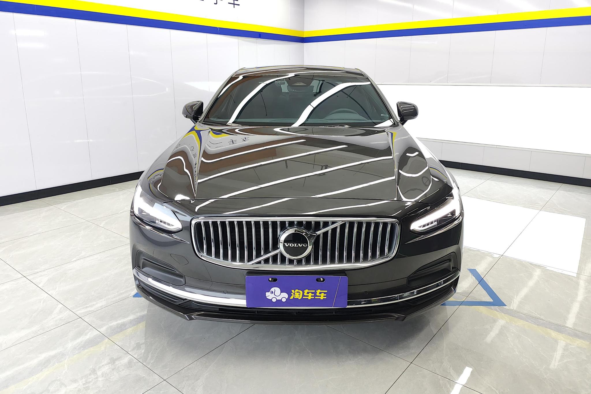 Volvo S90 2024 B5 Luxury