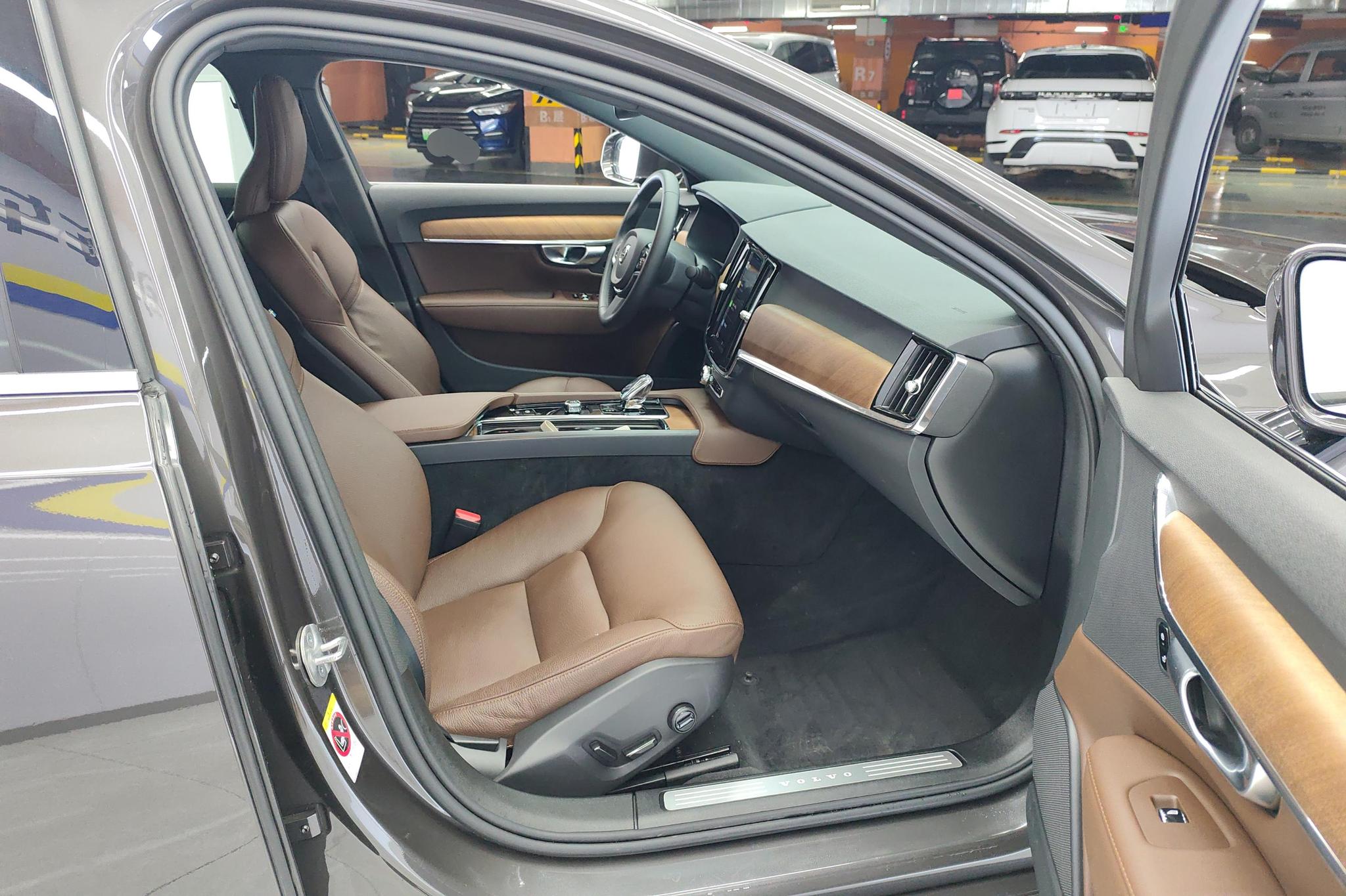 Volvo S90 2024 B5 Luxury