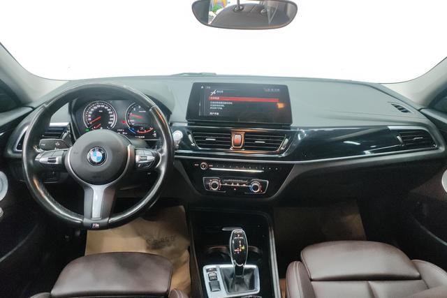 BMW 1 Series 2023 — фото 11