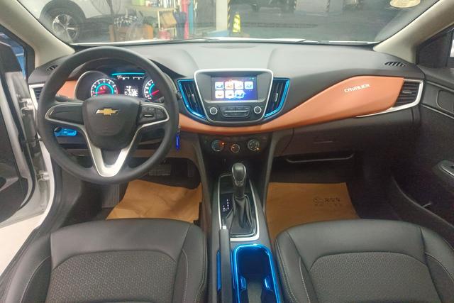 Chevrolet Cruze 2018 — фото 12