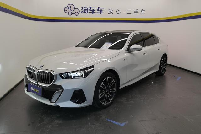 BMW 5er 2024 года выпуска