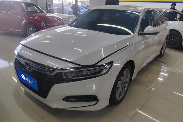 Honda Accord 2018 года выпуска