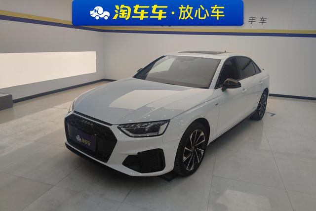 Audi A4 2023 года выпуска