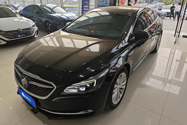 Buick LaCrosse 2018 года выпуска