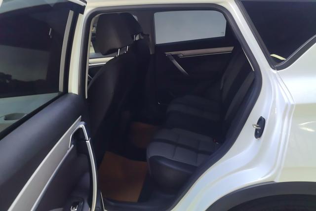 Geely Automobile Binyue 2024 Белый из Китая, фото 3