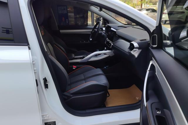 Geely Automobile Binyue id 3769033 из Китая 10