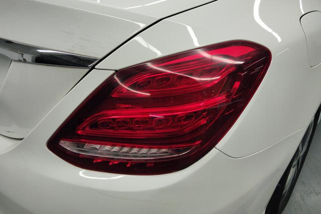 Mercedes Benz C-Class 2018 — фото 10