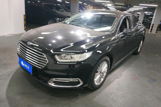 Ford Taurus 2017 года выпуска