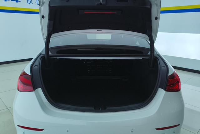 Mercedes Benz C-Class 2022 — фото 17