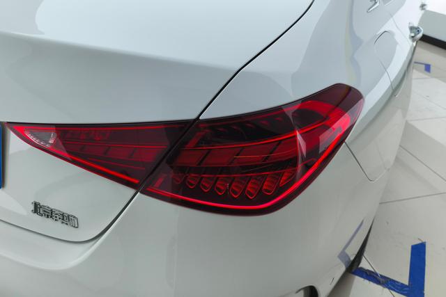 Mercedes Benz C-Class 2022 — фото 12