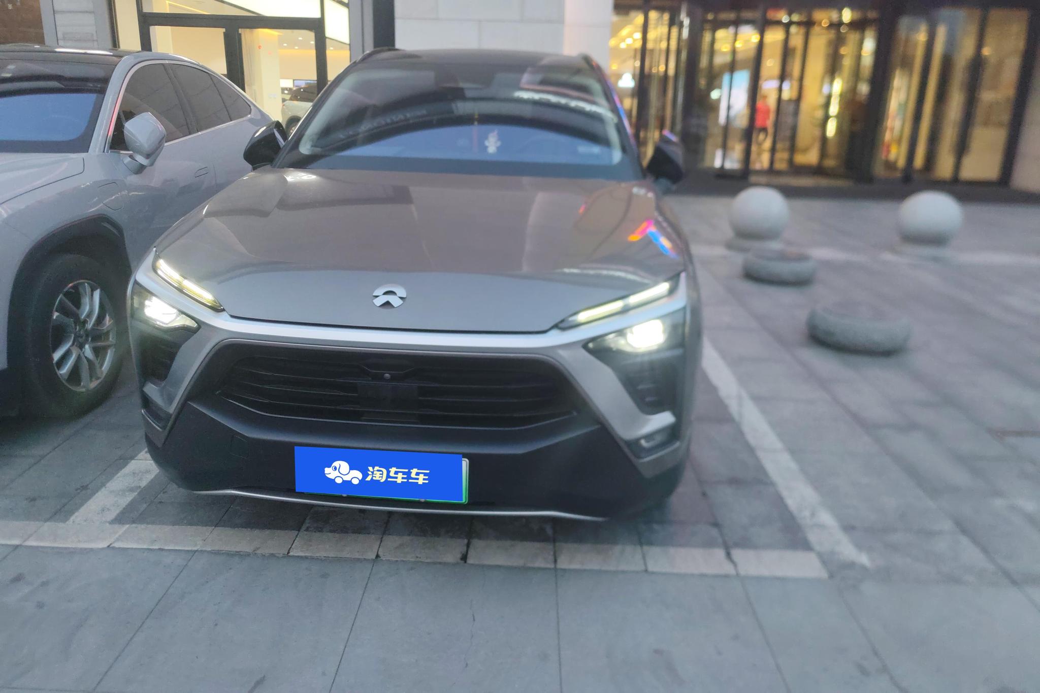 NIO ES8
