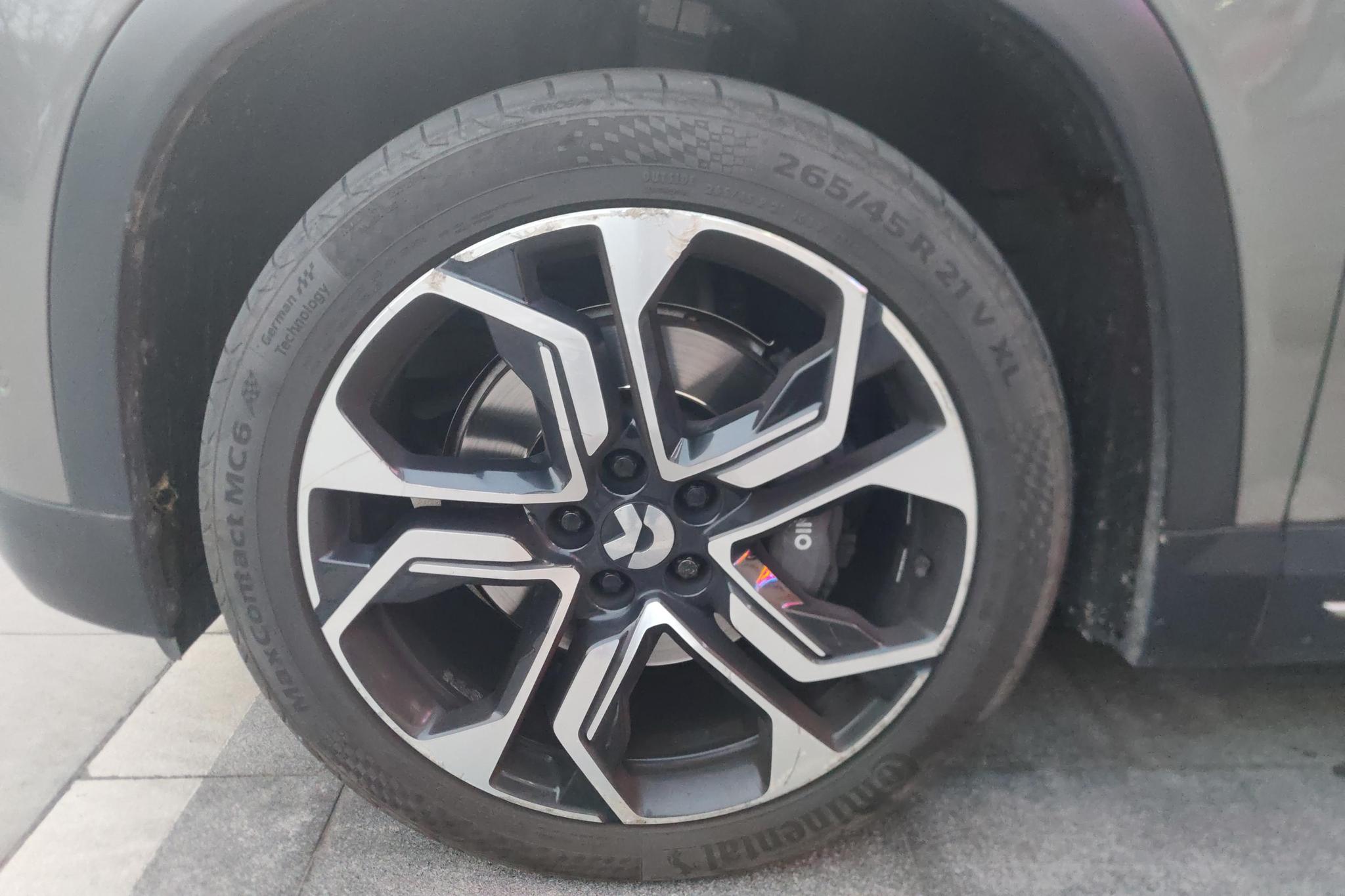 NIO ES8