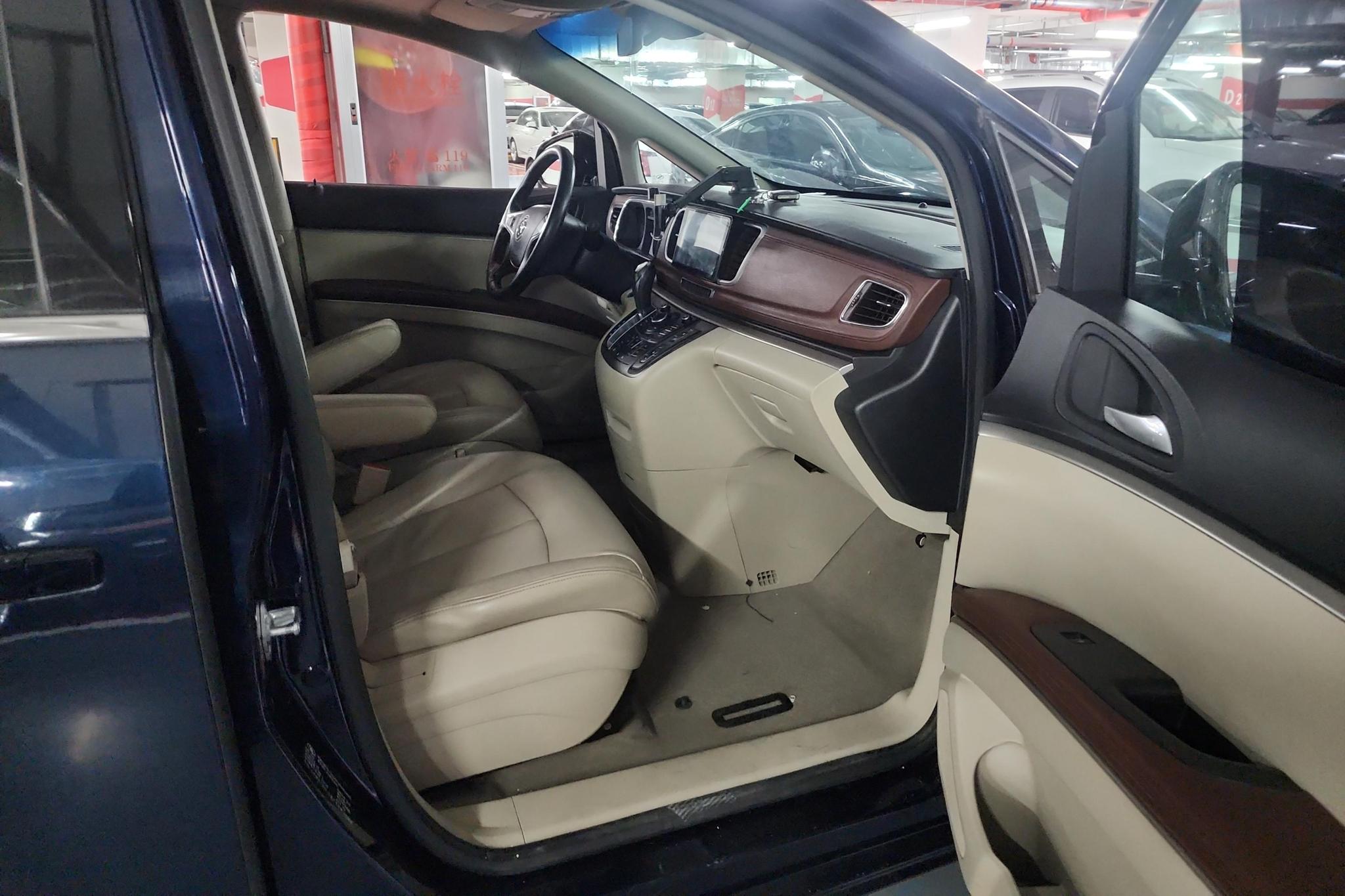Buick GL8 2015 2.4L Luxury Premium