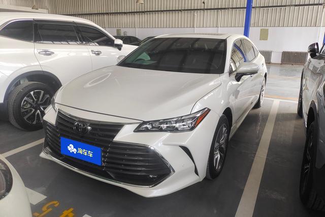 Toyota Avalon 2019 года выпуска
