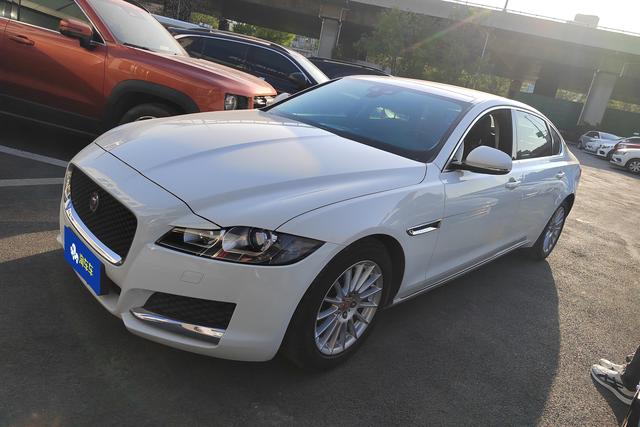 Jaguar XF 2017 года выпуска