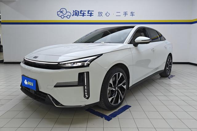 Geely Galaxy L6 2023 года выпуска