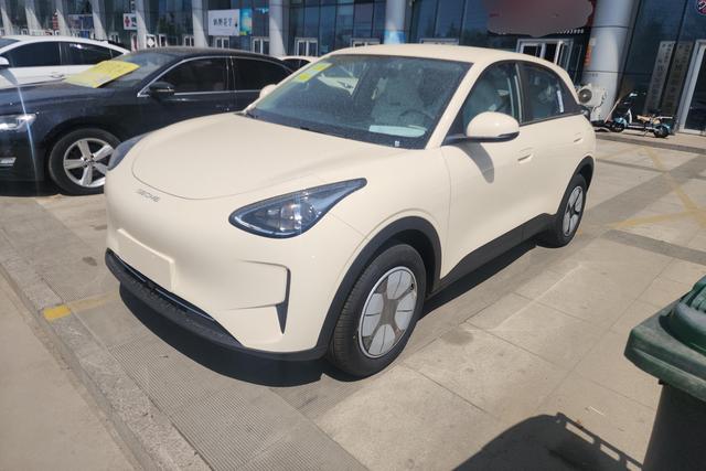 Geely Xingyuan 2025 года выпуска