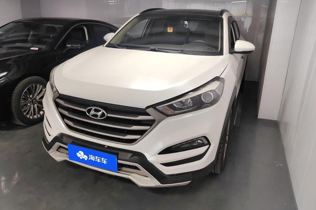 Hyundai Tucson 2015 года выпуска