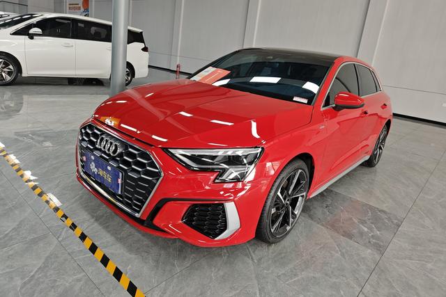 Audi A3 2023 года выпуска