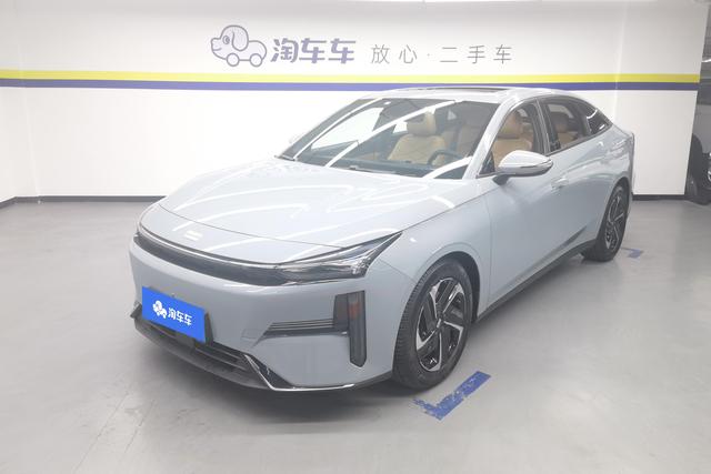 Geely Galaxy L6 2023 года выпуска