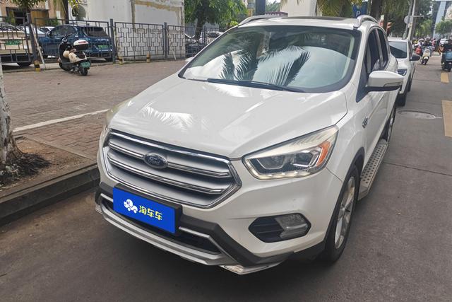 Ford Kuga 2017 года выпуска
