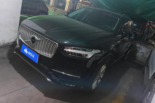 Volvo XC90 2019 года выпуска