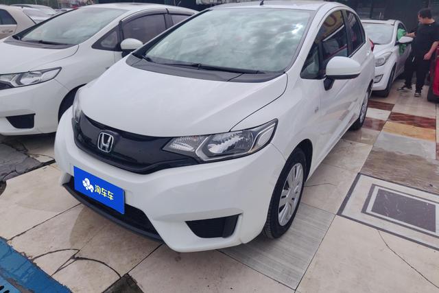 Honda Fit 2016 года выпуска