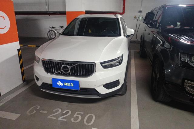 Volvo XC40 2019 года выпуска