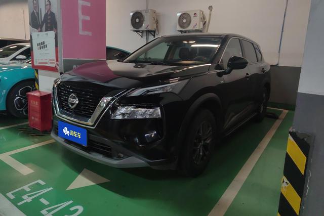 Nissan X-Trail 2021 года выпуска