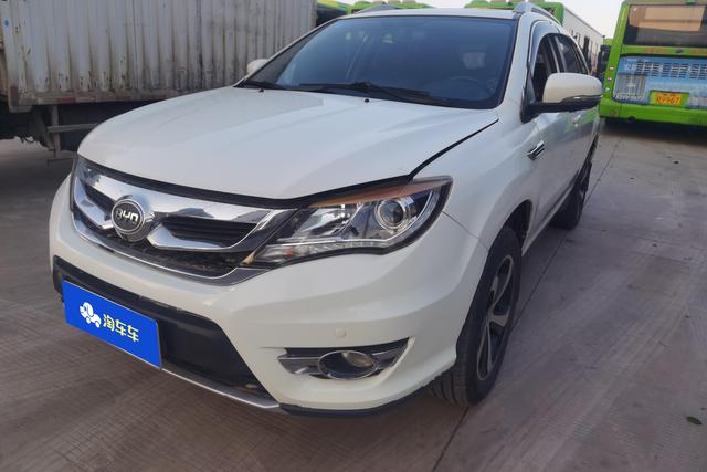 BYD S7 2016 года выпуска