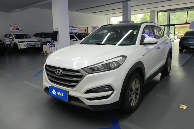 Hyundai Tucson 2015 года выпуска