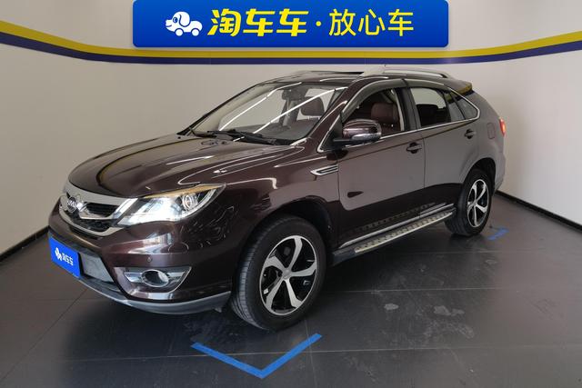 BYD S7 2015 года выпуска