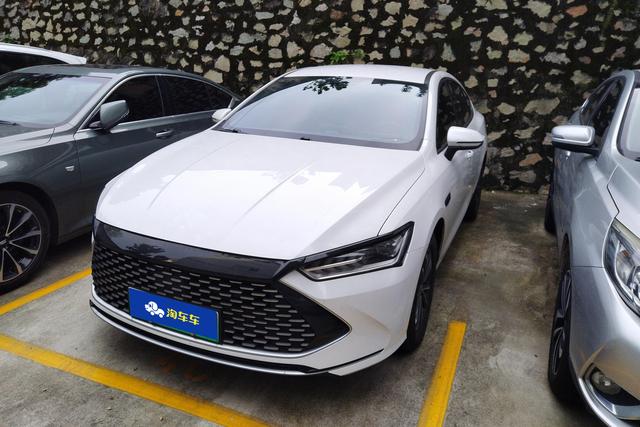 BYD Qin 2023 года выпуска