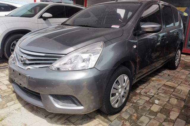 Nissan Livina 2015 года выпуска