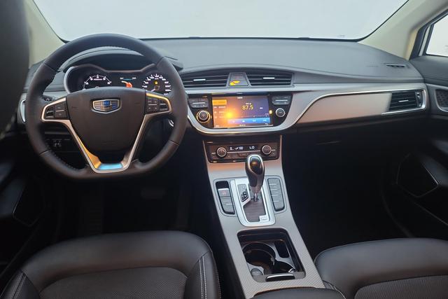 Geely Emgrand GS 2018 — фото 15