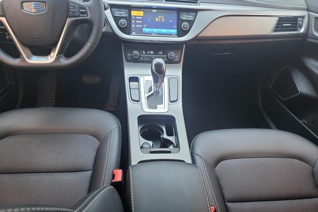 Geely Emgrand GS 2018 — фото 13