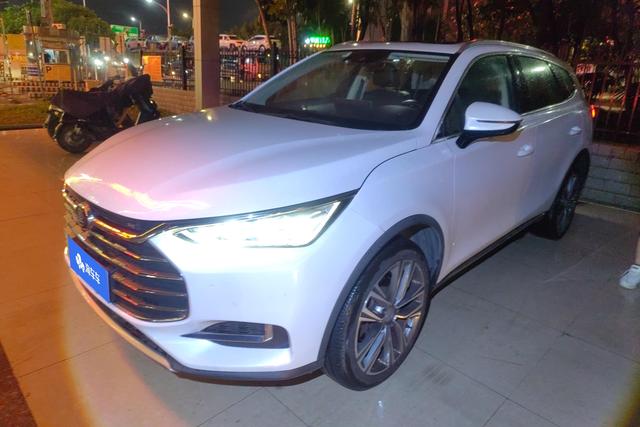 BYD Tang 2018 года выпуска