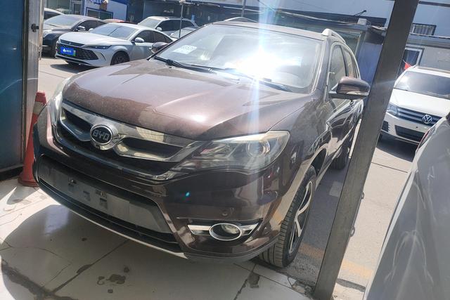 BYD S7 2015 года выпуска